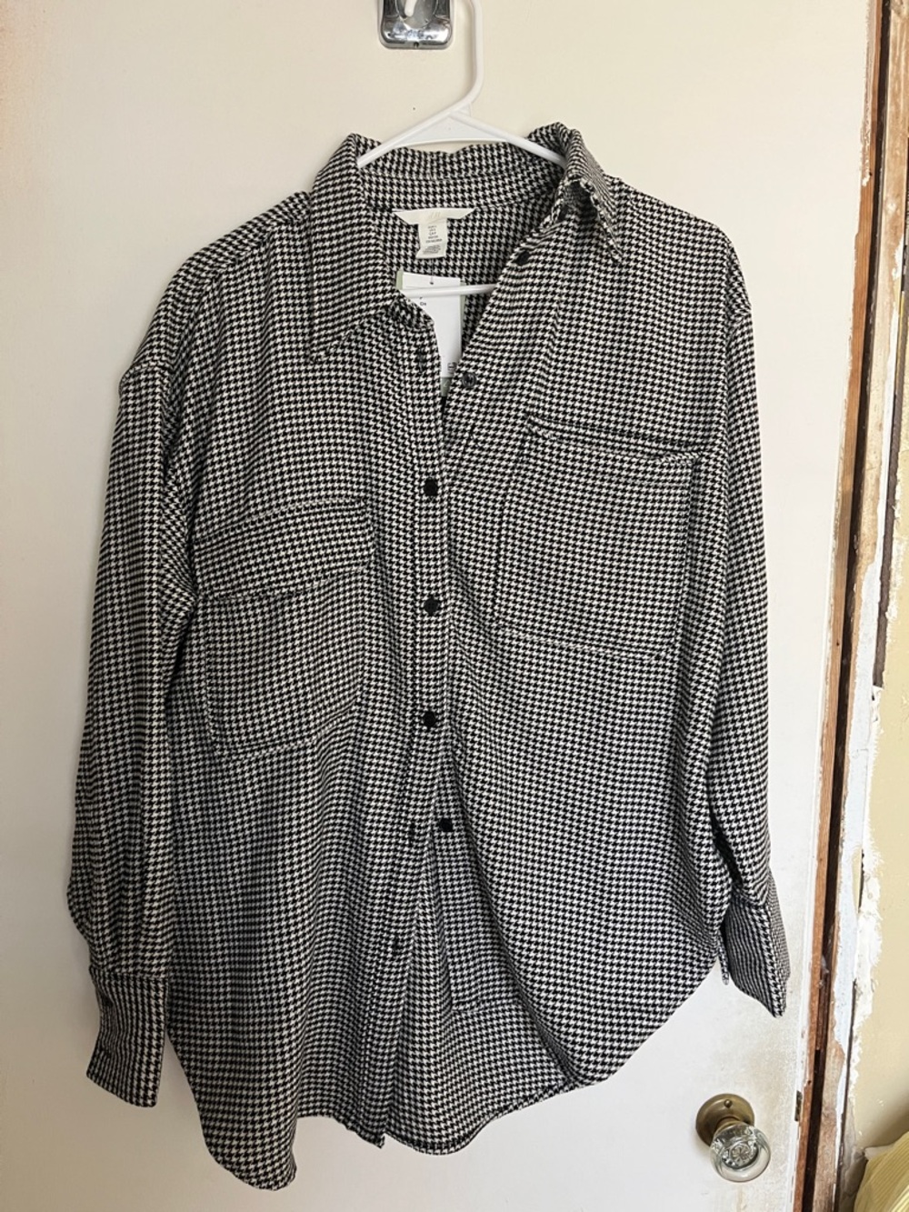 H&M Black and White Houndstooth Button-Down Shirt/Shacket